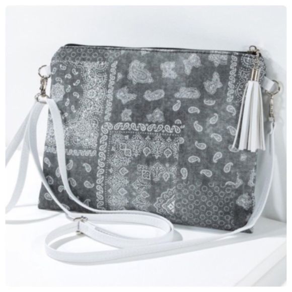 Paisley motif crossbody - Picture 2 of 5